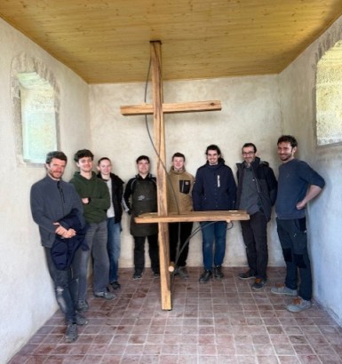 Retour en images sur la réalisation d’un autel pour la chapelle de Pirey…