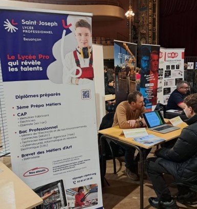 La classe de 3e Prépa-métiers au forum des métiers et des formations