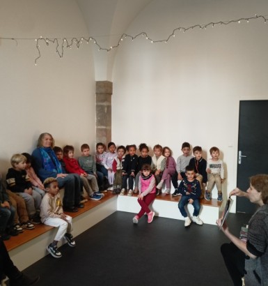 Visite de la Médiathèque pour la classe de GS et temps de jeux goûter au parc Micaud