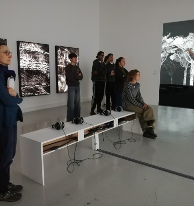 Les ébénistes en sortie culturelle au FRAC