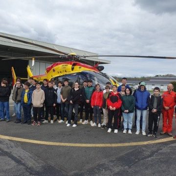 Visite de l’aérodrome de la Vèze par les élèves du BIA de Saint Paul